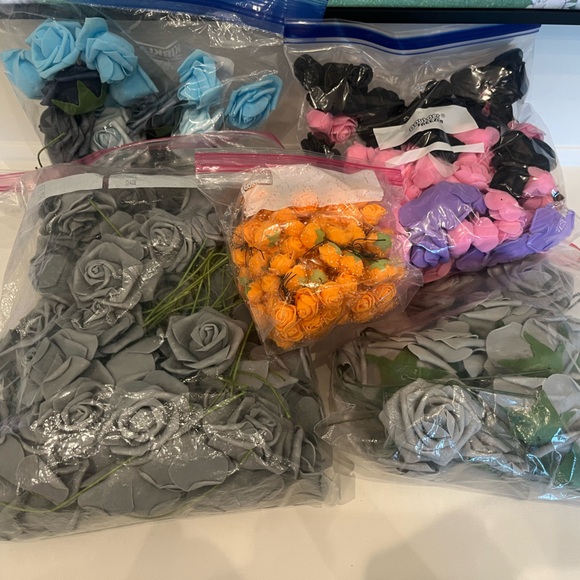 CRAFT FOAM ROSES - Picture 1 of 7